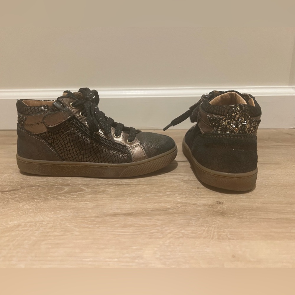 Babybotte Girls leather sneakers shoes size 29/10.5 us